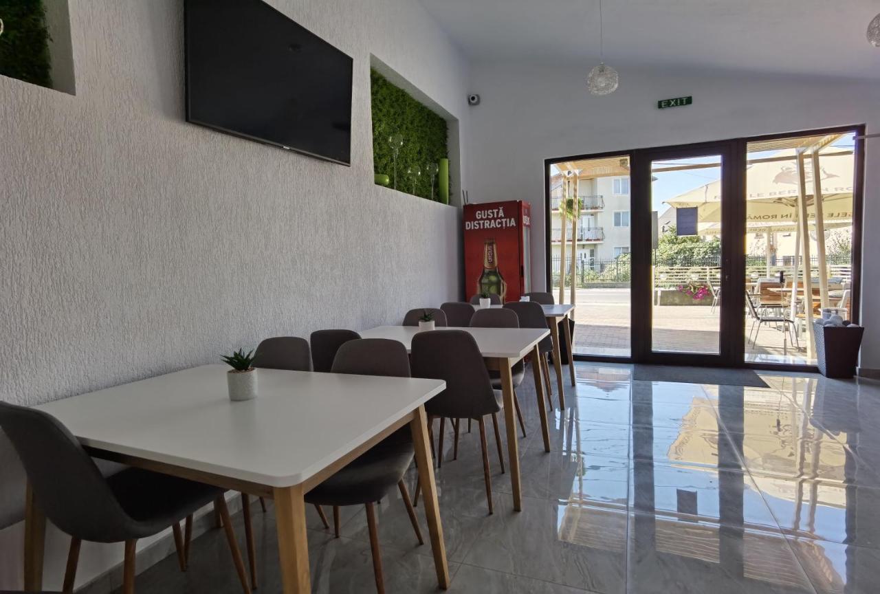 Pensiunea Prestige House Curtea de Argeş Buitenkant foto