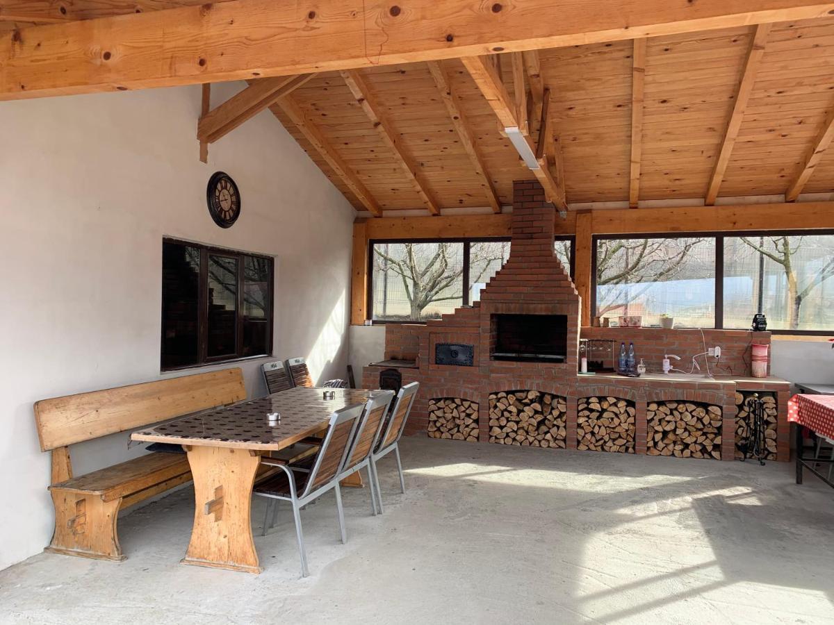 Pensiunea Prestige House Curtea de Argeş Buitenkant foto