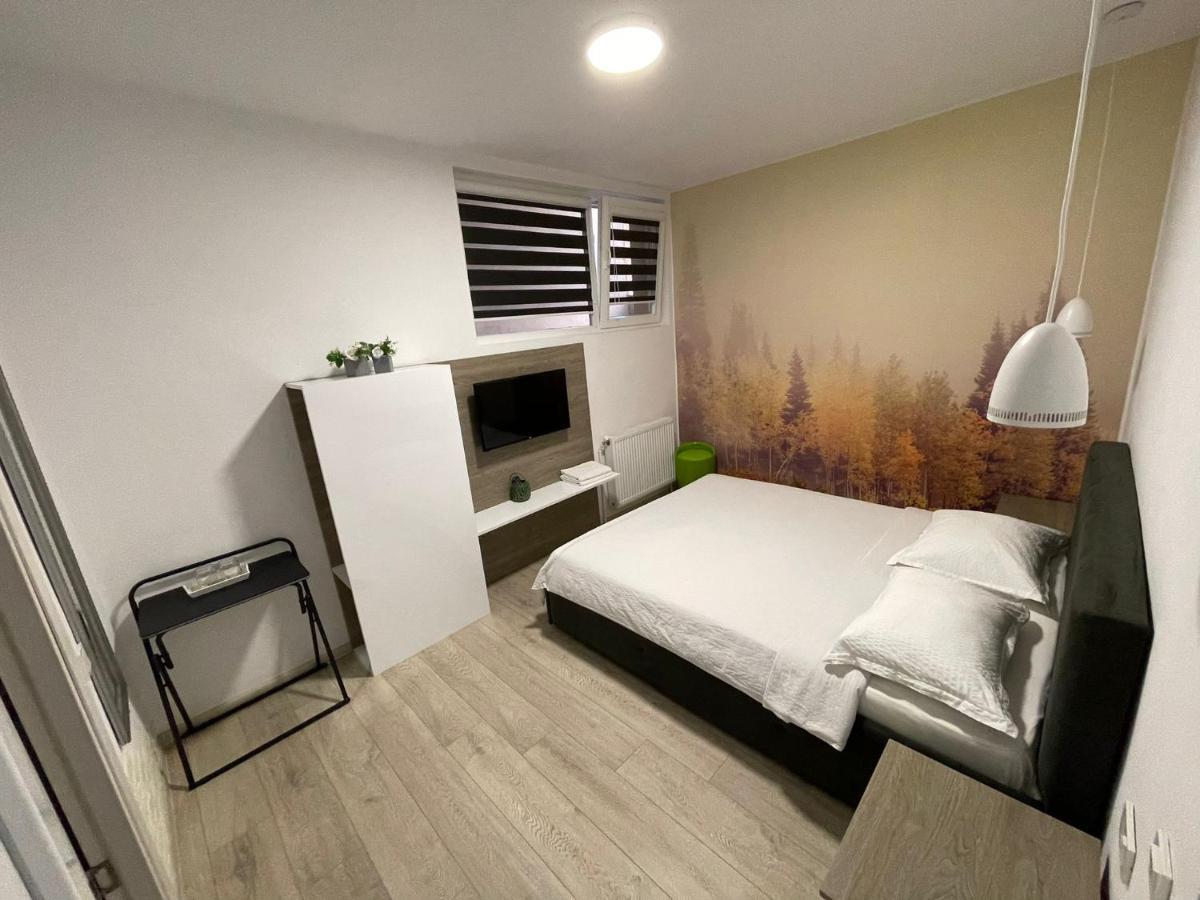 Pensiunea Prestige House Curtea de Argeş Buitenkant foto