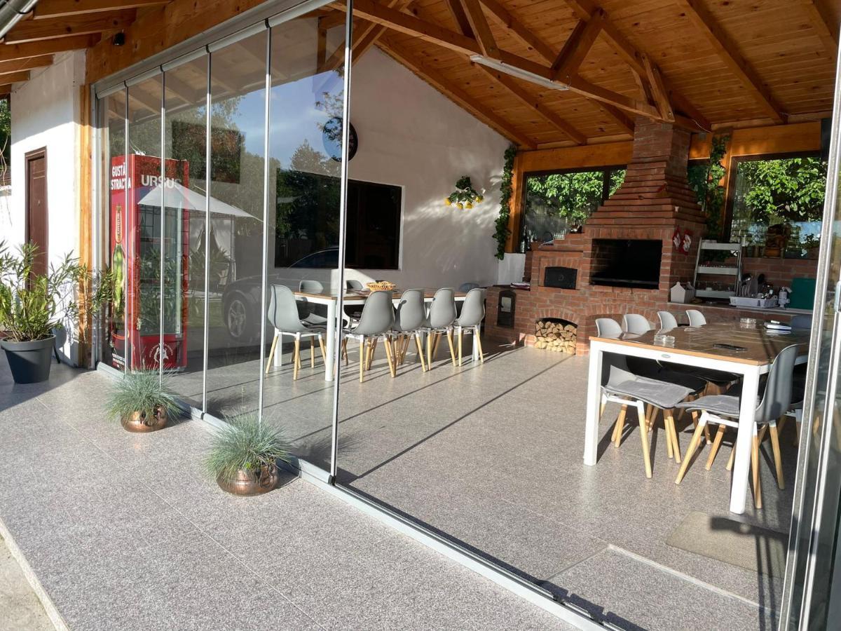 Pensiunea Prestige House Curtea de Argeş Buitenkant foto