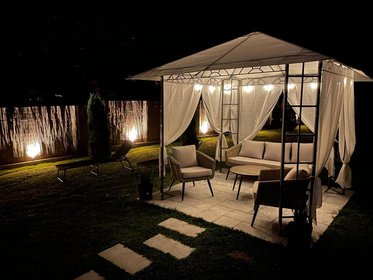 Pensiunea Prestige House Curtea de Argeş Buitenkant foto