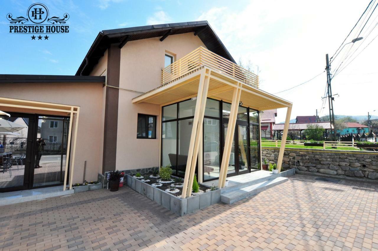 Pensiunea Prestige House Curtea de Argeş Buitenkant foto