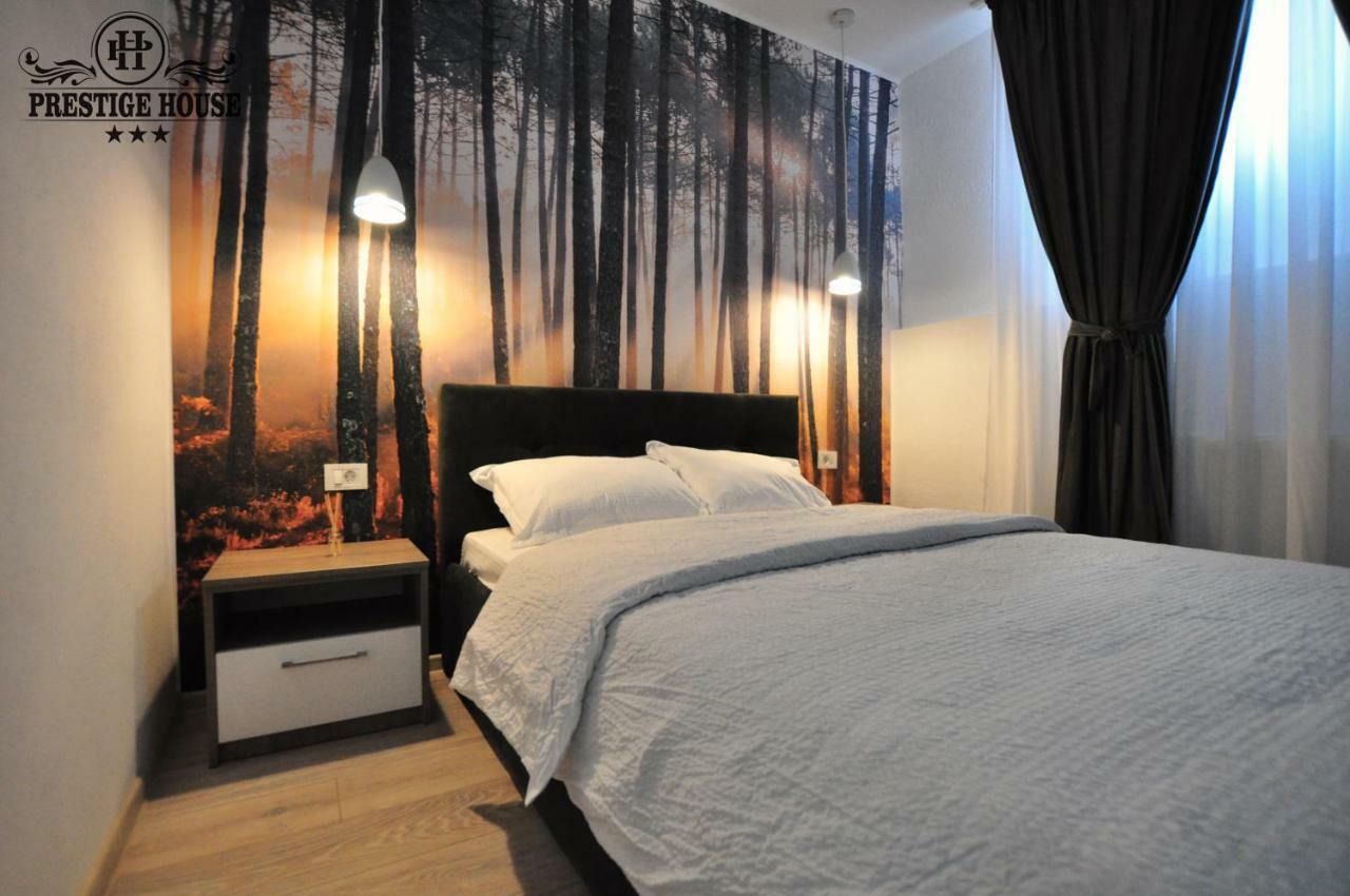 Pensiunea Prestige House Curtea de Argeş Buitenkant foto